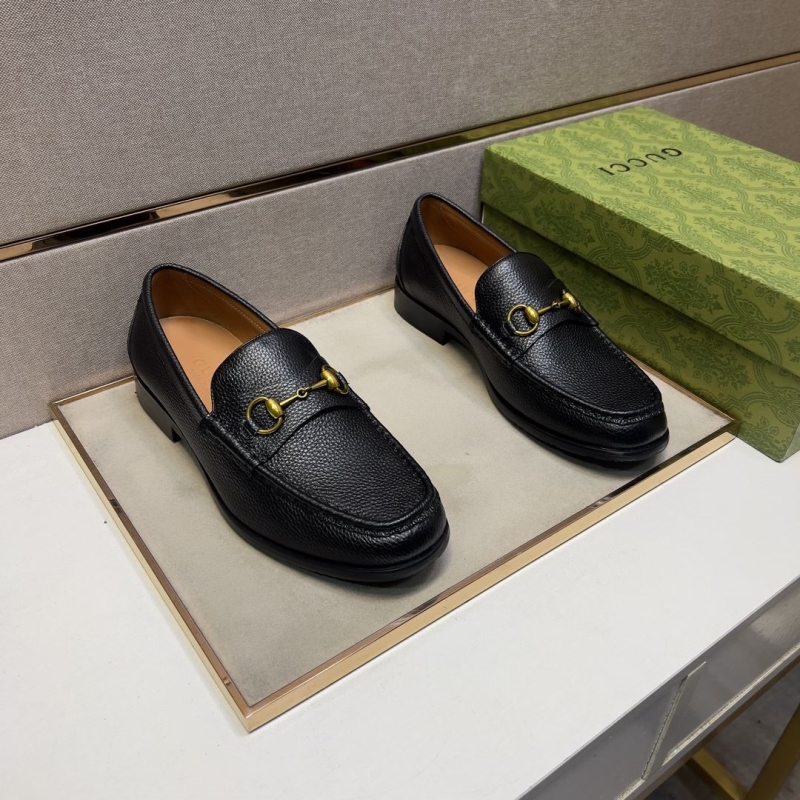 G*u*i leather shoes